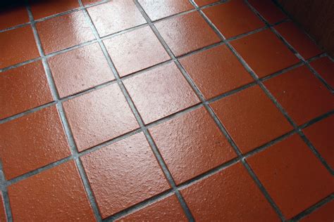 Quarry tile is a lovely and economical flooring option for designing a kitchen with a natural or rustic aesthetic and pairs authentically with decorative spanish or italian tiles. An Introduction to Quarry Tiles