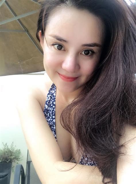 Vợ chồng vy oanh làm sinh nhật hoành tráng cho con trai. Trước khi bị tố "giật chồng", Vy Oanh mặc bikini quyến rũ ...