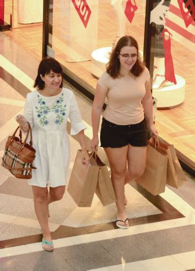 La joven de 31 años estaba internada luchando contra un cáncer que se agravó muchísimo en. María Laura Santillán mostró la hilacha y es compradora ...