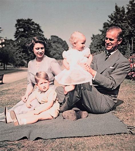 Sie ist die dienstälteste monarchin in der geschichte großbritanniens und die älteste königin elizabeth ii. Pin von Goldstein auf Königin Elizabeth und Prinz Philip ...
