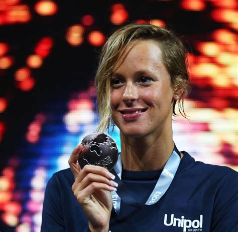 Auch annika lurzwar im gleichen rennen schneller, pellegrini gewann die bronzemedaille. Federica Pellegrini: Die Diva des Schwimmens im Interview ...