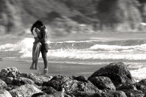 50 citations < 1 3. images couples plage noir et blanc