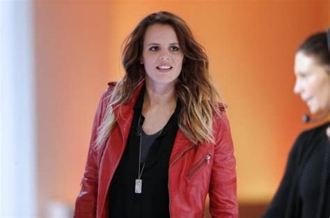 Laure manaudou serait enceinte et donnerait prochainement naissance à son deuxième enfant, le premier pour le chanteur de 26 ans, jérémy frérot. Laure Manaudou, enceinte d'un 2e enfant, contrainte d ...