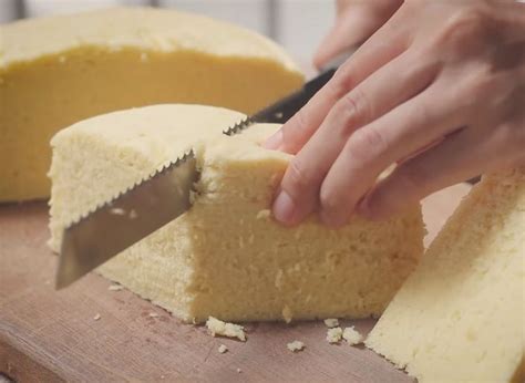 Apa pentingnya mempersiapkan alat dalam cara membuat bolu kukus tanpa mixer ? Resep Bolu Kukus 1 Telur Tanpa Sp - Kocok telur dengan ...