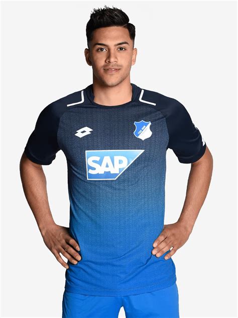 Mostra tutte le informazioni personali dei giocatori, come ad esempio l'età, la. Hoffenheim 17-18 Heimtrikot veröffentlicht - Nur Fussball