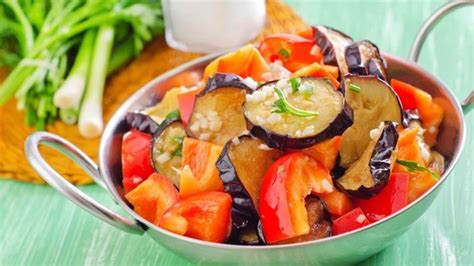 All food groups baby foods baked products beef products beverages breakfast cereals cereal grains and pasta dairy. Copycat Dinty Moore Beef Stew Recipe - Dulce De Leche Cheesecake Factory Recipe