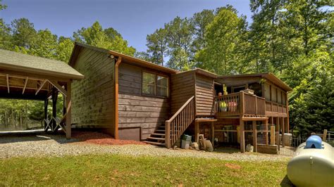 Soak the night away in the hot tub off the main level porch. Coosawattee River Resort - Virtual Tour