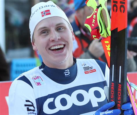 Norway's simen hegstad krueger gave the skiathlon field a huge head start when he fell and broke a pole in the first 200 meters, falling to last place with 29 kilometers to go. Langrennskometen dropper Tour de Ski - Vintersport - VG