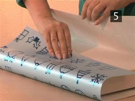 Simple wrapping techniques for different regular shapes including triangle, pentagon and pyramid shaped boxes!if you want to learn more about gift wrapping,. How To Gift Wrap A Rectangular Box's End - YouTube