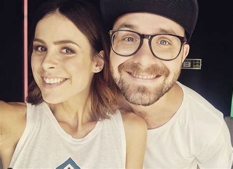 Er ist ein super typ, wir verstehen uns sehr gut. Mark Forster: Als Lena Meyer-Landrut zu ihm sagte:... Mark ...