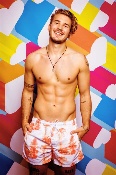 Australia, tonight at 9pm on @itv2 and @itvhub #loveislandau pic.twitter.com/vzbq4jtal5. Bild des Tages: Dennis von Love Island | GGG.at