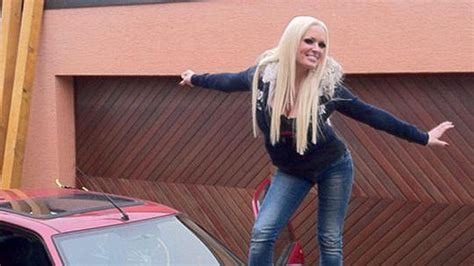 Daniela katzenberger hat geschafft, was nur wenigen gelingt: Daniela Katzenberger: Ihr Auto wird versteigert ...