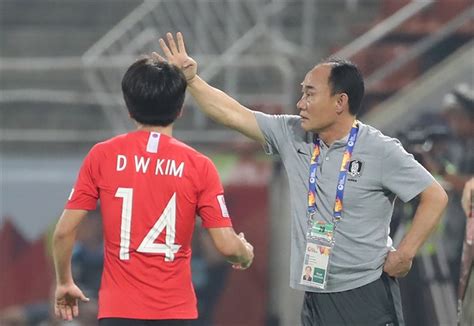 할당된 자리가 많지 않다.올림픽 대표팀은 지난달. '뚝심 속의 유연함' 김학범 축구의 성공 비결 - 오마이스타