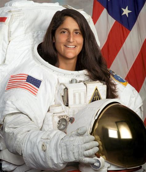 Sunita williams is an american astronaut and former us navy officer. Sunita Williams Profile, Early Life, Education, Career ...