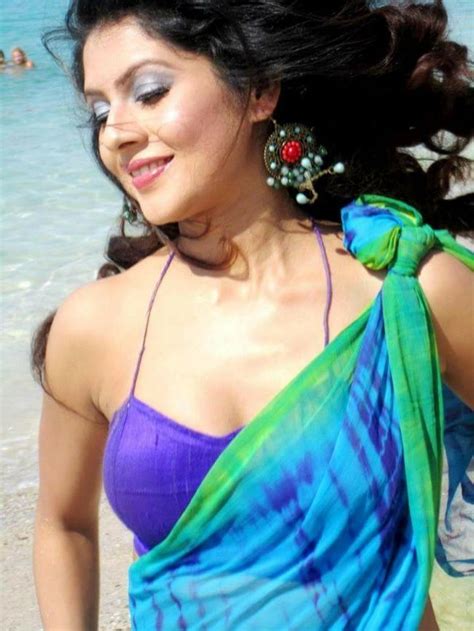 Kolkata actrees hot kissing scene. Payel Sarkar Hot Pic / South Actress Hot Pics Bengali Hot ...