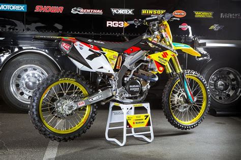 Vidéo de l'essai de la suzuki rmz 450 2015 par james stewart sur le terrain de motocross de zaca station mx situé en californie. Pin on Moto