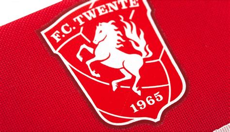 Fc twente speelt volgend jaar in de jupiler leaugue, zo werd vandaag om even na vijven bekendgemaakt. "Drugsdealer" FC Twente opgepakt (UPDATE) - Crimesite