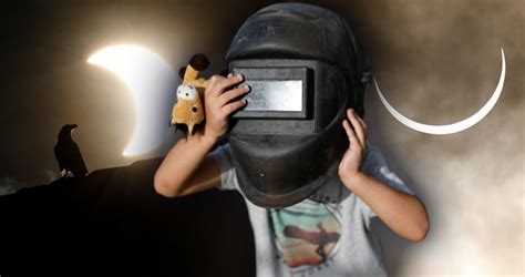 Sluneční zatmění nastane, když měsíc prochází mezi zemi a slunce , a tím jsou zcela nebo částečně. Zatmění Slunce 2020: Podívejte se na tu nádheru! GALERIE ...