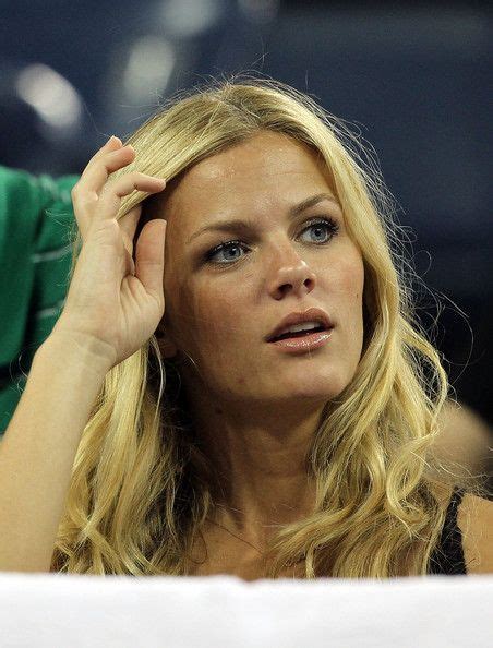 Brooklyn decker nude photos collection the pics below are the complete collection of model and actress brooklyn decker's nude photos. Brooklyn Decker Lipgloss | Brooklyn decker, Sports ...