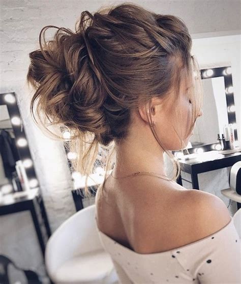 Quick natural hair updos for short hair. 10 Updos for Medium Length Hair from Top Salon Stylists