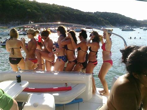 Searay cruiser charter for bachelor or bachelorette parties. Bachelorette Parties at Lake Travis Yacht Rentals on Lake ...