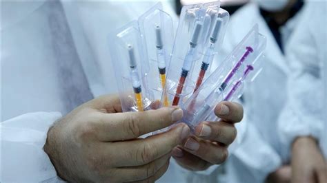 Συνιστώμενα είναι τα εμβόλια που είναι για τις παιδικές αρρώστιες mmr κλπ επομένως αυτά τα εμβόλια δεν είναι υποχρεωτικά. ΓΙΩΡΓΟΣ ΤΡΑΓΚΑΣ - ΚΛΕΑΝΘΗΣ ΓΡΙΒΑΣ ΓΙΑ ΤΑ ΕΜΒΟΛΙΑ - OANNES