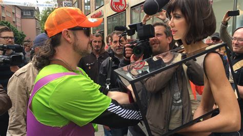 Cofoza bridesmaid gift champagne compact pocket makeup mirror with rose gold knot bracelet and gift box for wedding proposal gift 4.3 out of 5 stars 31 $10.99 $ 10. Milo Moire Makes Statement on Consent with Mirror Box - ATTN: