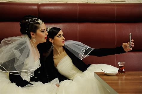 Für diese paare ist die hochzeit wirklich ein besonderer höhepunkt. Fotogalerie | Dügün - Hochzeit auf Türkisch | filmportal.de