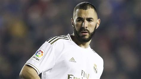 Karim benzema.html karim benzema tolak santuni nenek pranala luar wikimedia commons memiliki. Karim Benzema watscht Olivier Giroud ab: "Man vergleicht ...