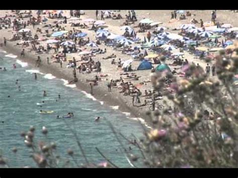 Antalya staat bekend om zijn konyaalti beach (strand met kiezelstenen) en lara beach (zandstrand). Der Konyaalti Strand in Antalya - YouTube