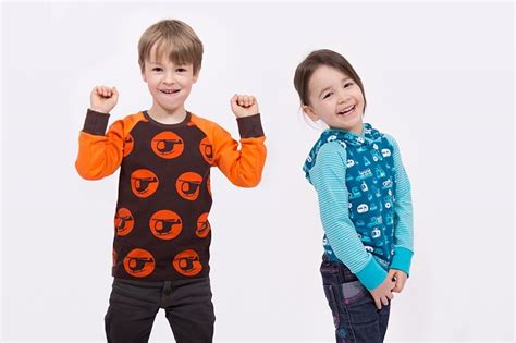 Wir bieten modische, leicht zu nähende schnittmuster für damen, kinder, taschen und accessoires. Kindershirt "Leo" mit Raglanärmeln | Kinder shirts ...