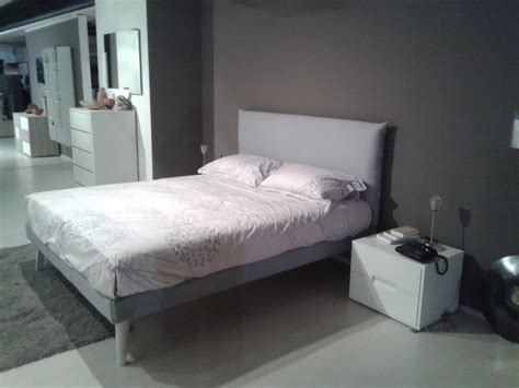 Su shopalike.it trovate un ampio assortimento di reti letto singole e matrimoniali, con telaio d'acciaio e doghe in legno, ortopediche ed elettriche. Letto Oggioni Letto oggioni matrimoniale modello fanny Moderno - Letti a prezzi scontati