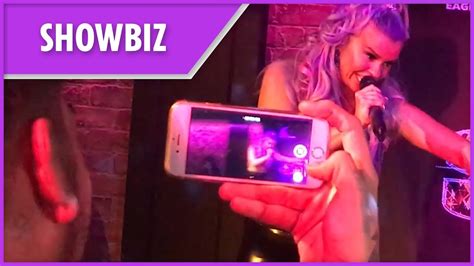 Kerry Katona slams 'toxic' former Atomic Kitten pals - YouTube