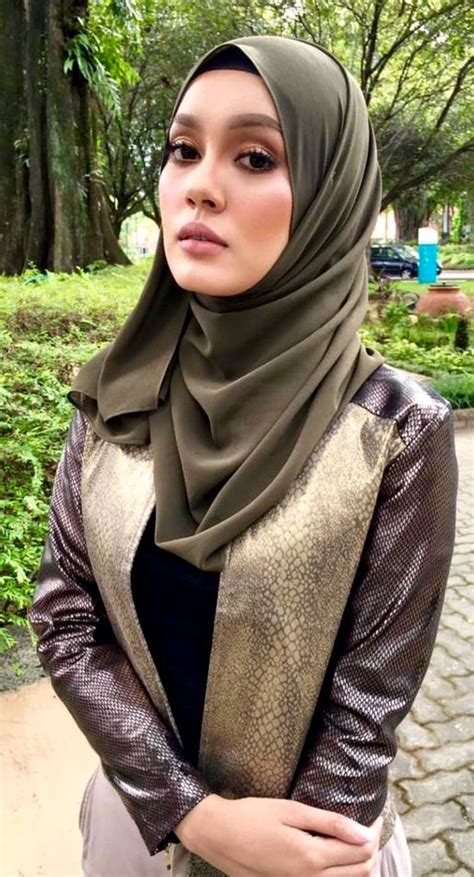 See contact information and details about uqasha senrose. Uqasha Senrose | Beautiful hijab, Beauty face, Hijab fashion