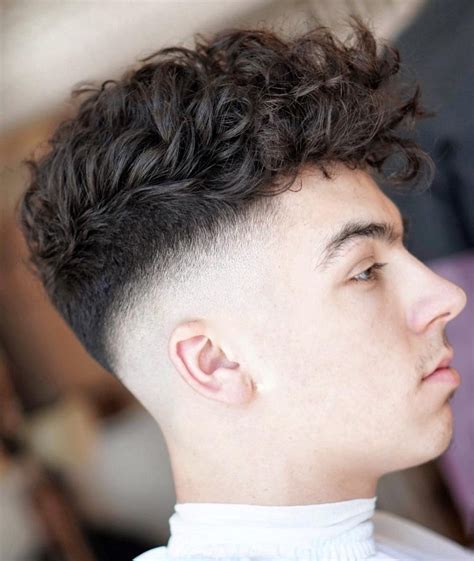Haircut with lines on both sides. Hair With Both Sides Shaved - Wavy Haircut