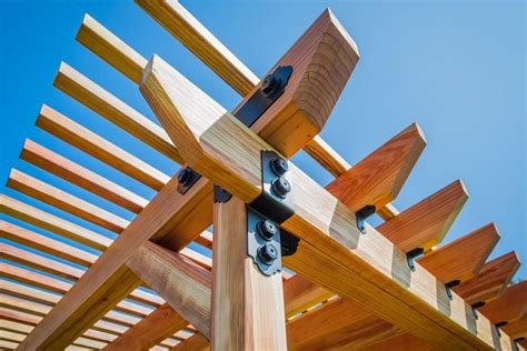 Custom, decorative timber brackets that fit just the way you need them. Outdoor Accents Product Line from Simpson Strong-Tie ...