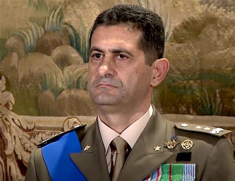 Il generale francesco paolo figliuolo ha maturato esperienze e ricoperto incarichi molteplici e diversificati, in ambito forza armata esercito, interforze e internazionale. Emergenza Covid, via Arcuri. Il Generale Paolo Figliuolo ...