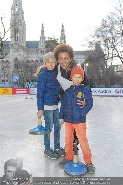 Als quasselstrippe des daily talk wurde arabella kiesbauer berühmt. SuperFit Charity Eisstockschießen - Rathausplatz - Mi 08 ...