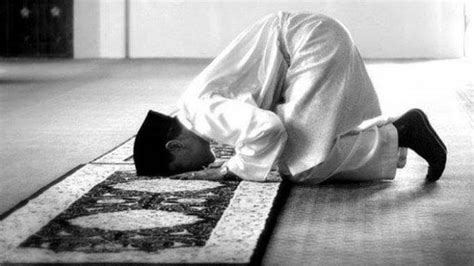 Sholat sunnah hajat sama seperti sholat sunnah pada umumnya. Doa Sholat Hajat: Tata Cara, Niat, Hukum, Waktu serta ...