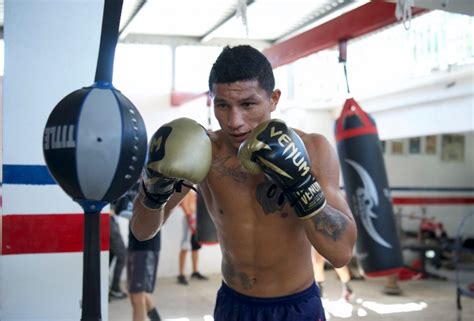 See full miguel berchelt profile and stats: Photos: Miguel Berchelt Training in Beast Mode For Roman - Boxing News