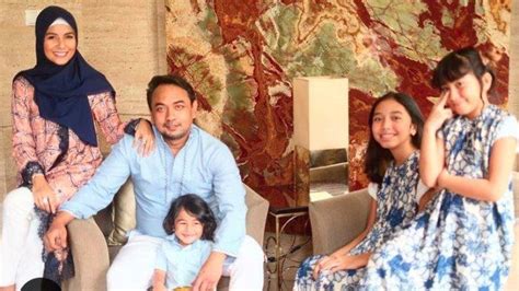 Lagu ini ada di dalam album bebi romeo mega hits yang didistribusikan oleh label mega music. Download Lagu Bunga Terakhir Ciptaan Bebi Romeo, Saksi ...