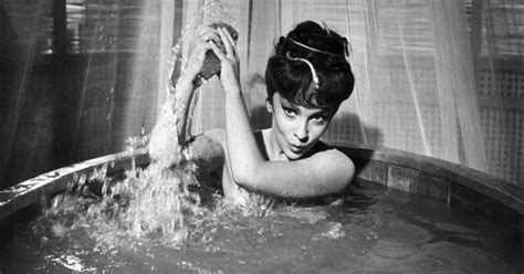 Juli 90 jahre alt wurde und in all den erwähnten filmen mitgespielt hat, galt seinerzeit als eines der größten sexsymbole auf der leinwand. The Films of Gina Lollobrigida