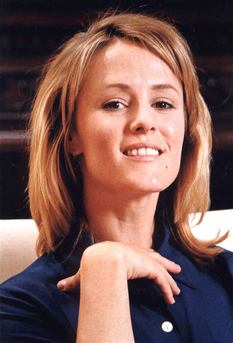 Estimated wait times as of: Mary Stuart Masterson fotka