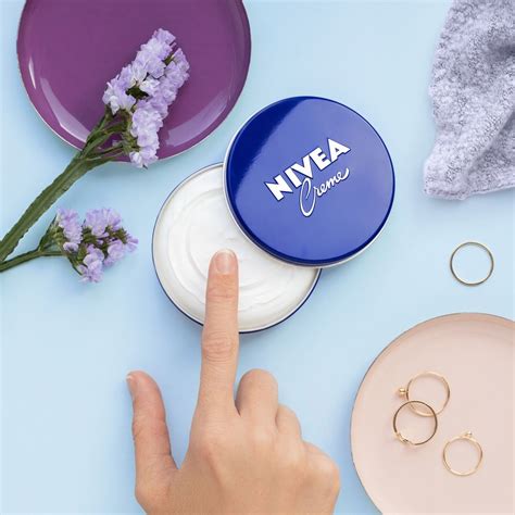 Wir bieten ihnen tolle tipps und spannende möglichkeiten rund um die beliebten hautpflegeprodukte von nivea. Seit über 100 Jahren pflegt und schützt die NIVEA Creme ...