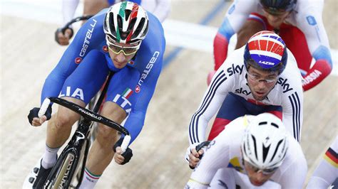 Ciclismo su pista ragazza sportiva triathlon ciclista femminile ciclismo femminile donne in moto ragazze sportive. Ciclismo, mondiali su pista: Ganna nuovo recordman ...