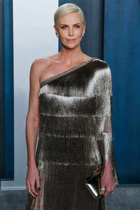 Charlize theron wore her pixie cut in another new style at the 2020 oscars. Charlize Theron - 2020 Vanity Fair Oscar Party in Beverly ...