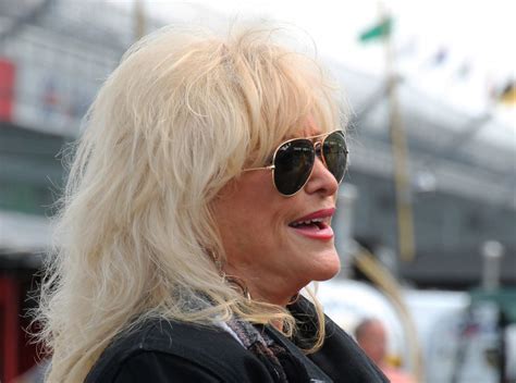 Linda Vaughn's Body Measurements Including Breasts, Height and Weight - Famous Breasts