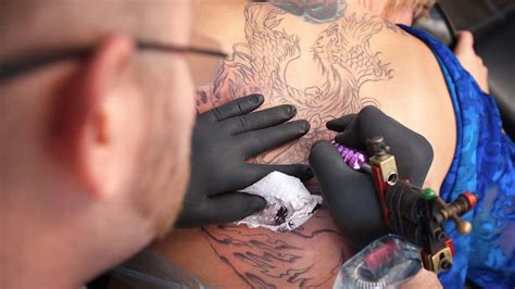 Like a tattoo 2 lyrics: What It Feels Like to Get a Tattoo - Howcast