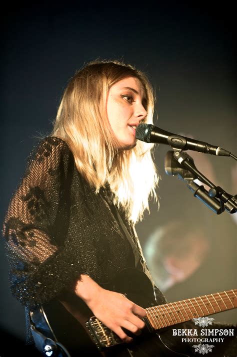 How can i make it ok? Wolf Alice Bring Manchester's Albert Hall To Life | VIVA ...