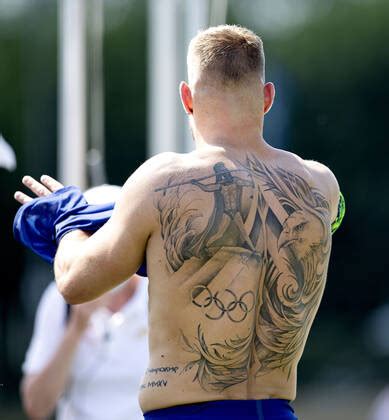 Does johannes vetter have tattoos? Tattoo Bayer - Fotos | IMAGO